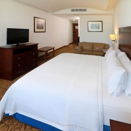 Holiday Inn Express Nuevo Laredo By Ihg Exterior photo